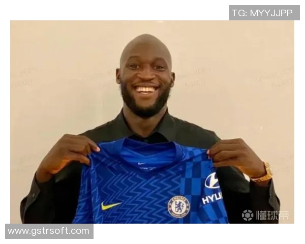 卢卡库的传奇之路：从青涩少年到世界级前锋的成长历程与成就分析